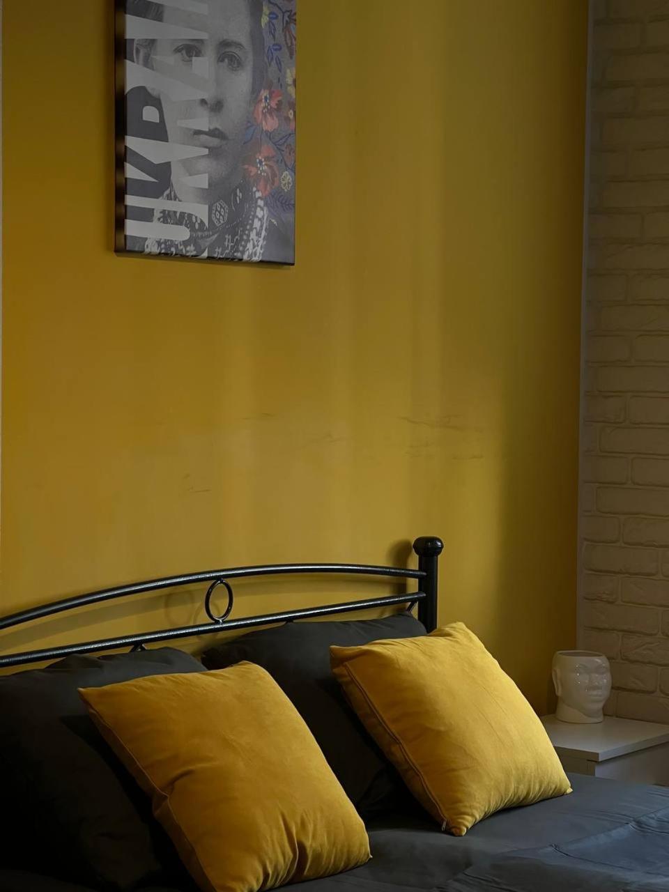 Moonlight Hostel Lviv Exteriör bild